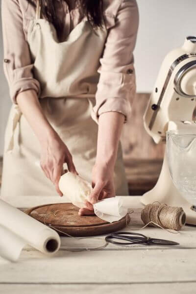 Domowe masło z charakterem. Dowiedz się jak samodzielnie przygotować świeże i oryginalne masło.
